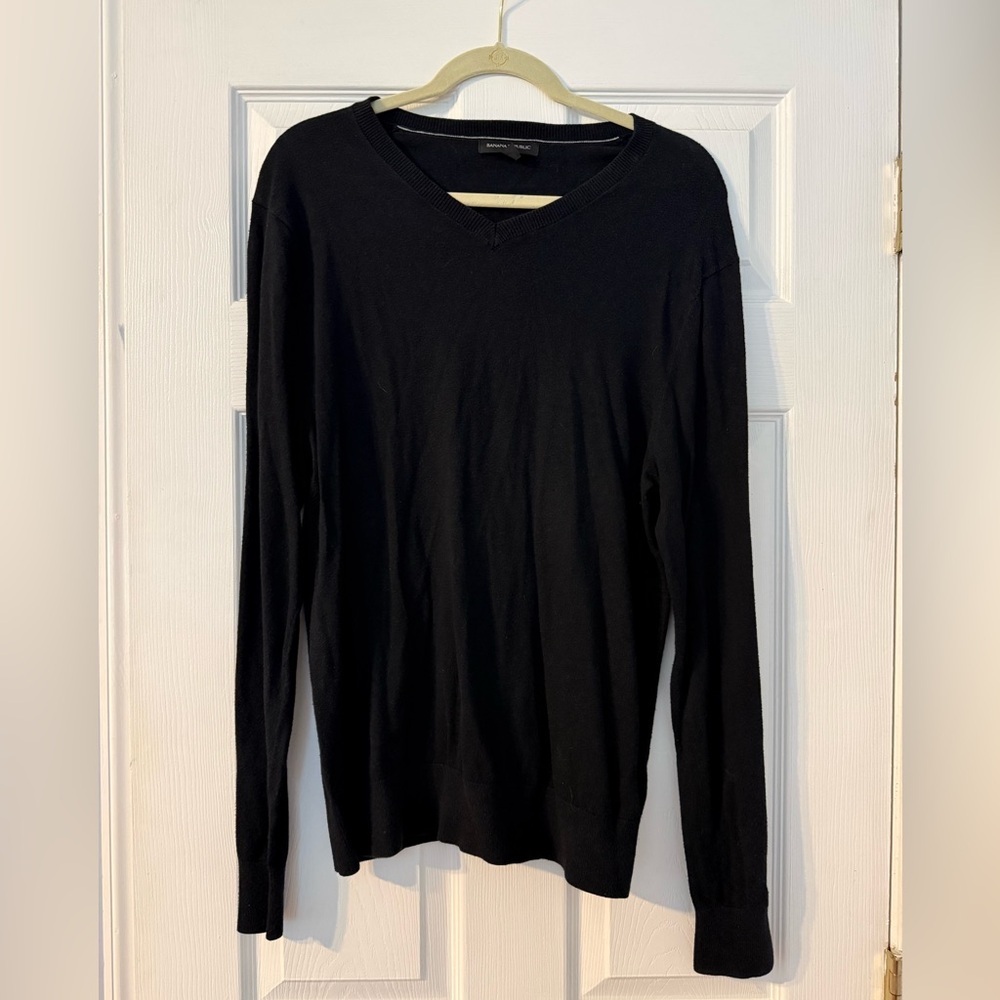 Banana Republic Men's Black Long Sleeve V-Neck Shirt